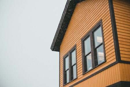 signs your home needs siding replacement